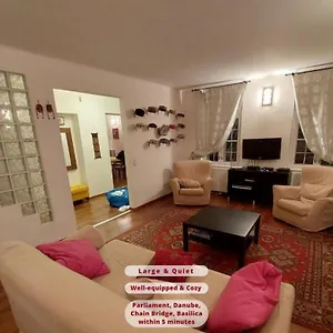 Queen Zita Apt 130 M2 Near Chain Bridge Апартаменты