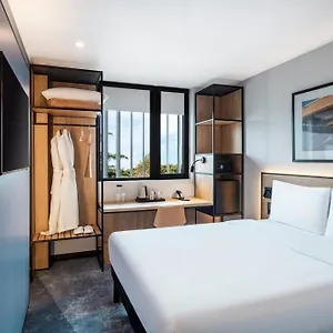 **** Hotel Ibis Airport Georgië