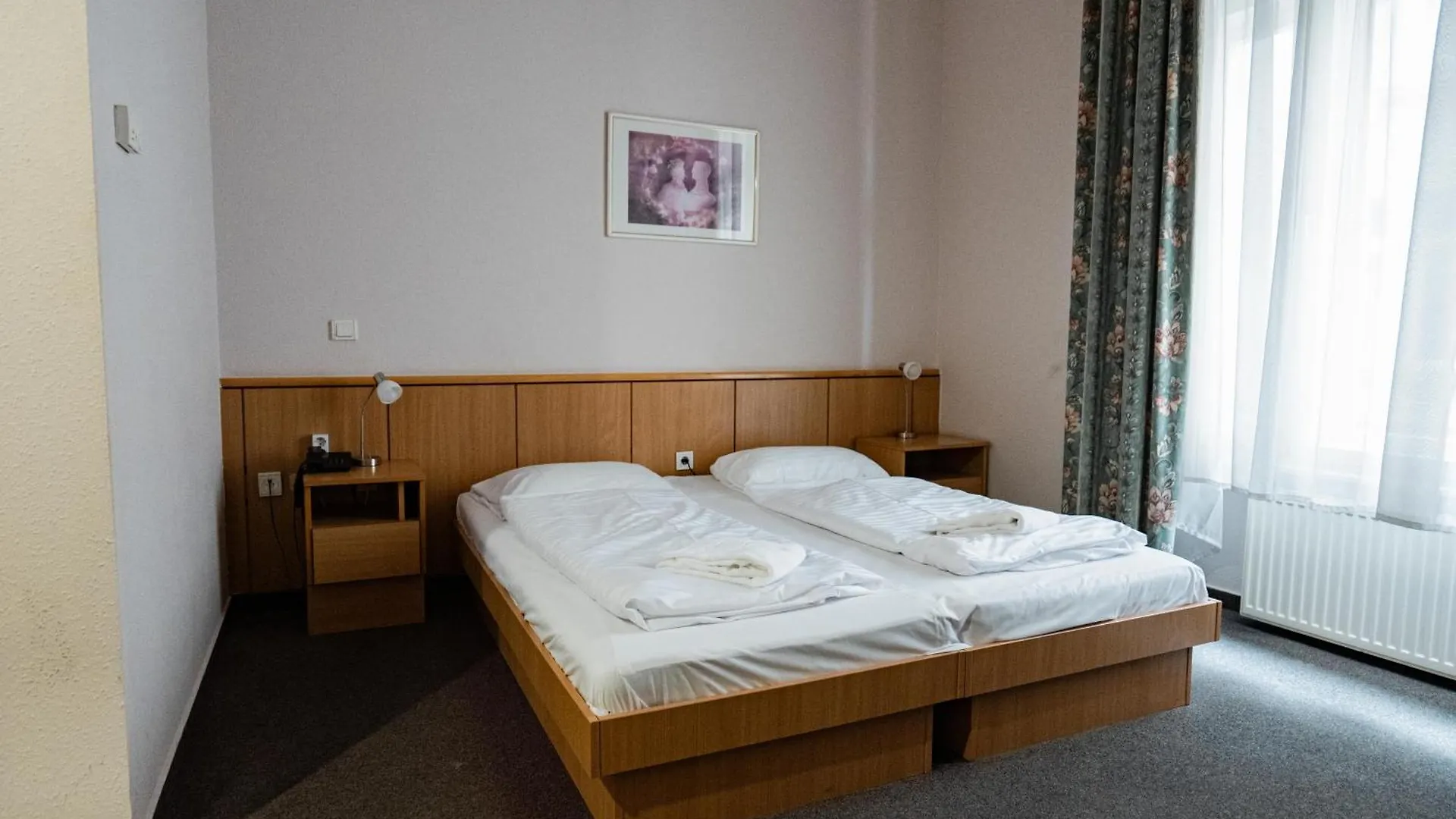 Pilvax Hotel Budapeste 3*,